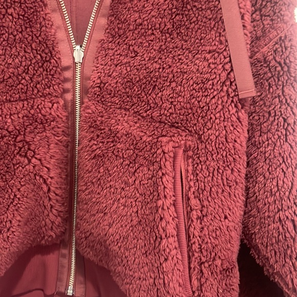 New ATHLETA Cozy Sherpa Reversible Jacket medium maple red - Picture 4 of 6
